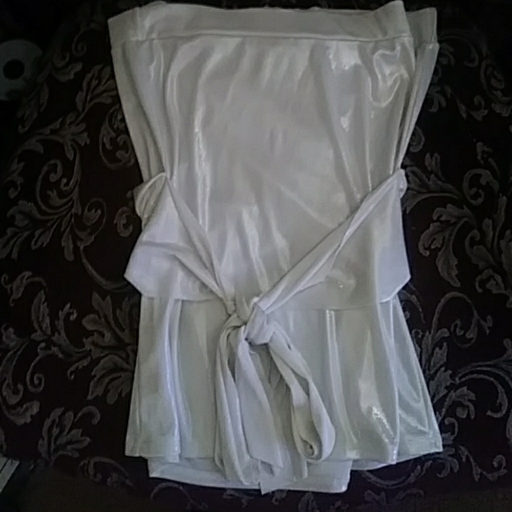 Top - Picture 2 of 2